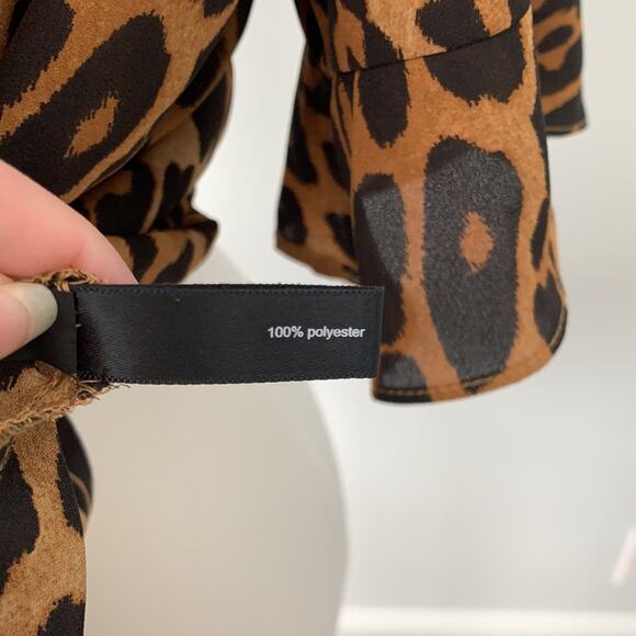 The Limited Leopard Animal Print Flounce Short Sleeve Blouse Sz M - Picture 6 of 7